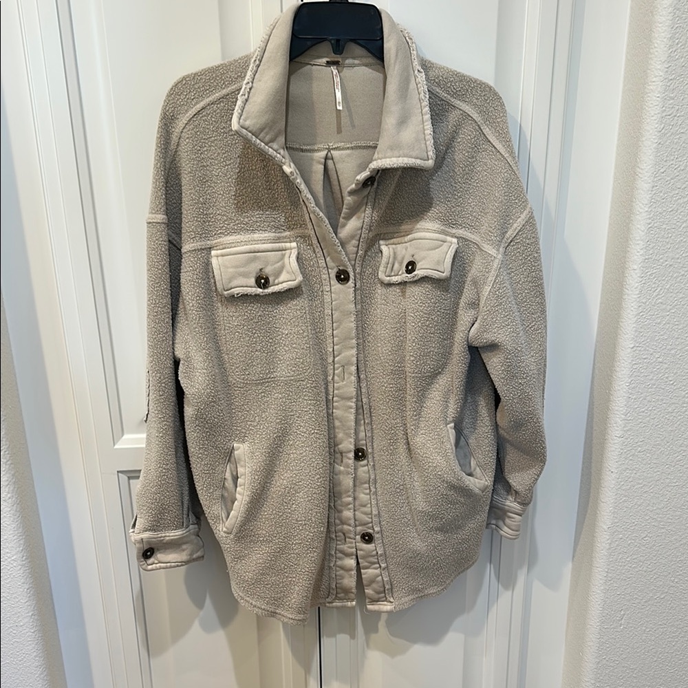 Gray Teddy Jacket with Soft Texture and Relaxed Fit